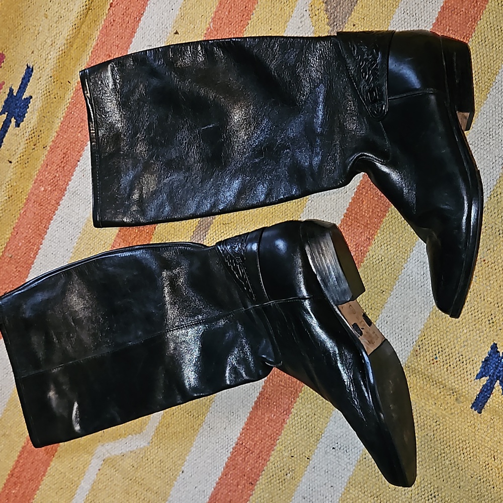 EUC Black leather riding boots